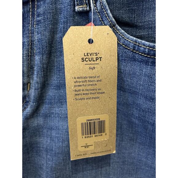 NWT Women’s Levi’s Medium Blue Denim Jeans Cuffed Cotton Shorts in Size 12 Large - Picture 6 of 9